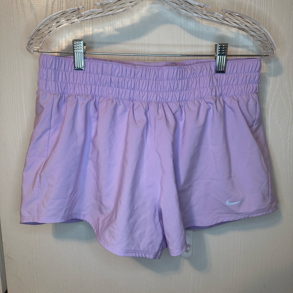 New with Tags Women's Lavender Nike Shorts Size Medium